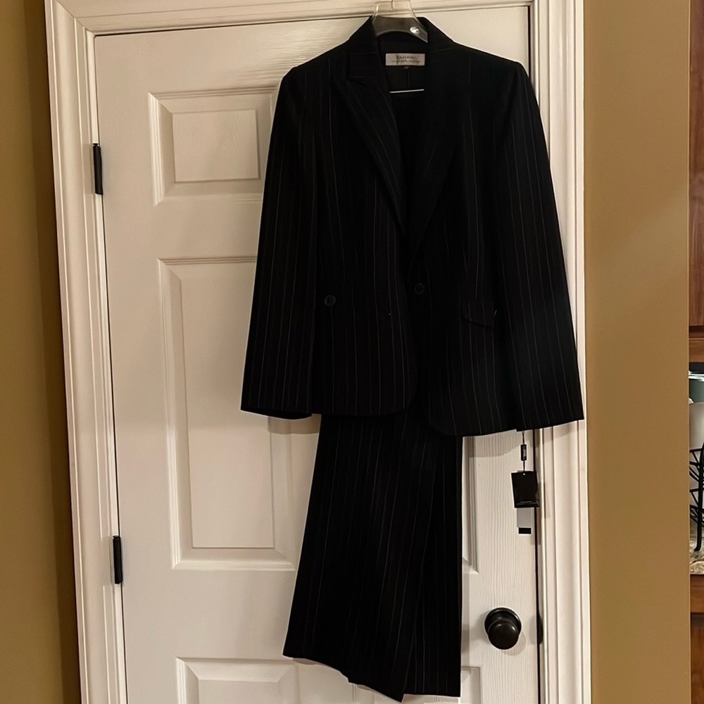 Tahari black pin stripe women’s pant suit